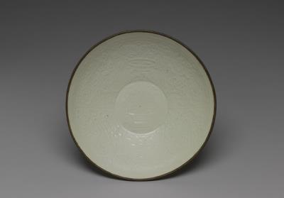 图片[2]-Bowl with impressed antique and flower pattern in bluish-white glaze, Southern Song dynasty (1127-1279)-China Archive